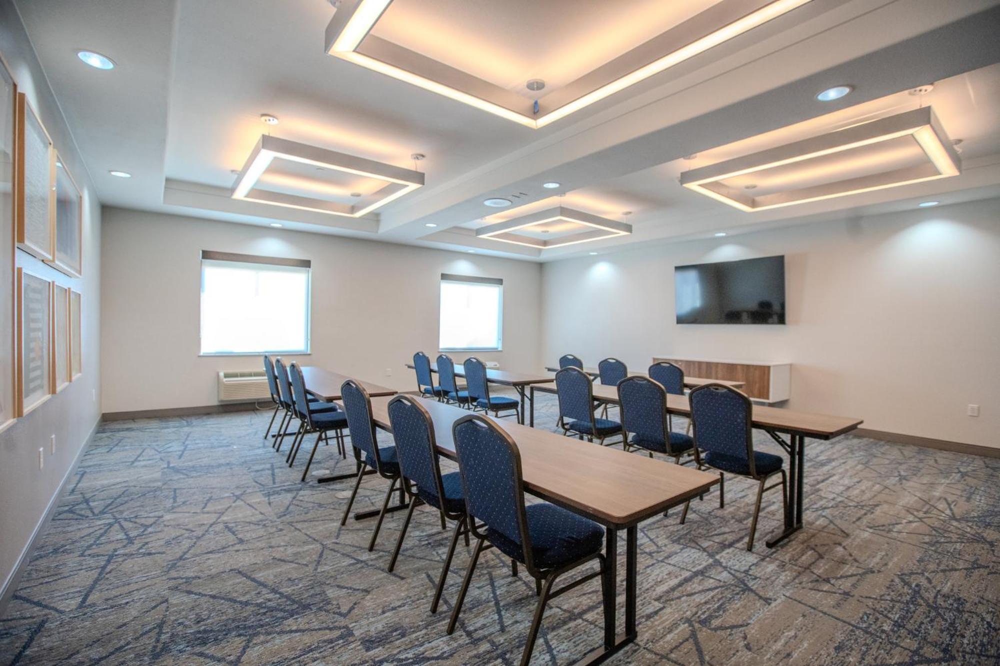 Holiday Inn Express & Suites Cleveland By Ihg Exteriör bild