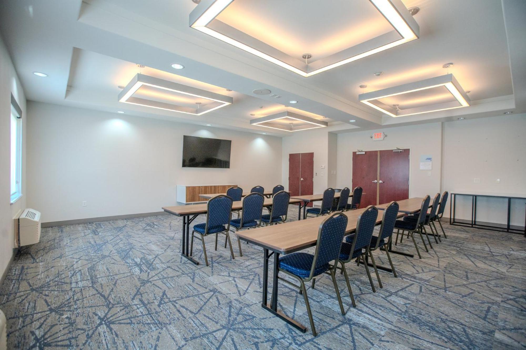 Holiday Inn Express & Suites Cleveland By Ihg Exteriör bild