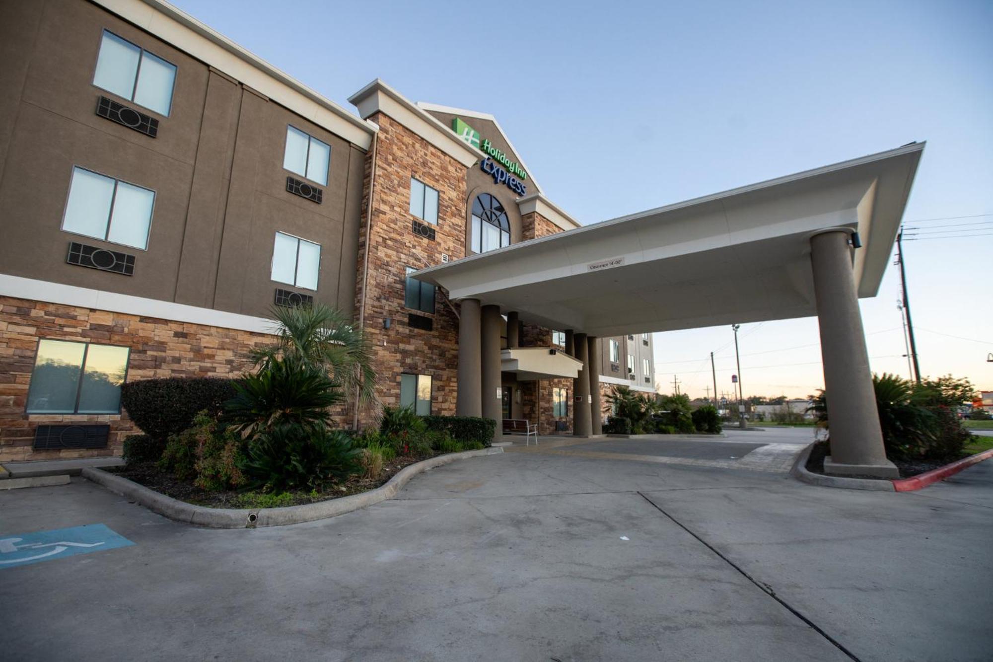 Holiday Inn Express & Suites Cleveland By Ihg Exteriör bild