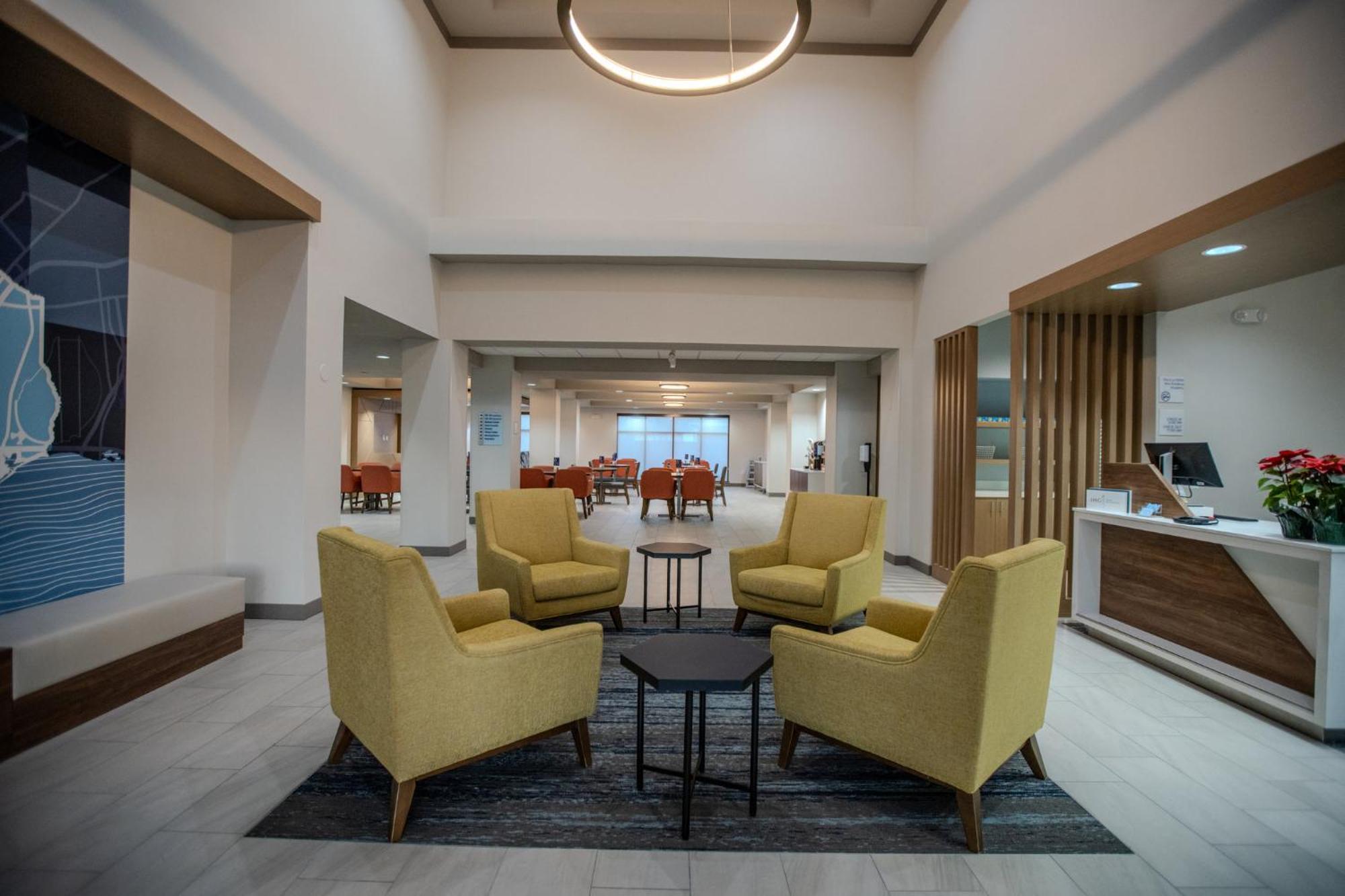 Holiday Inn Express & Suites Cleveland By Ihg Exteriör bild