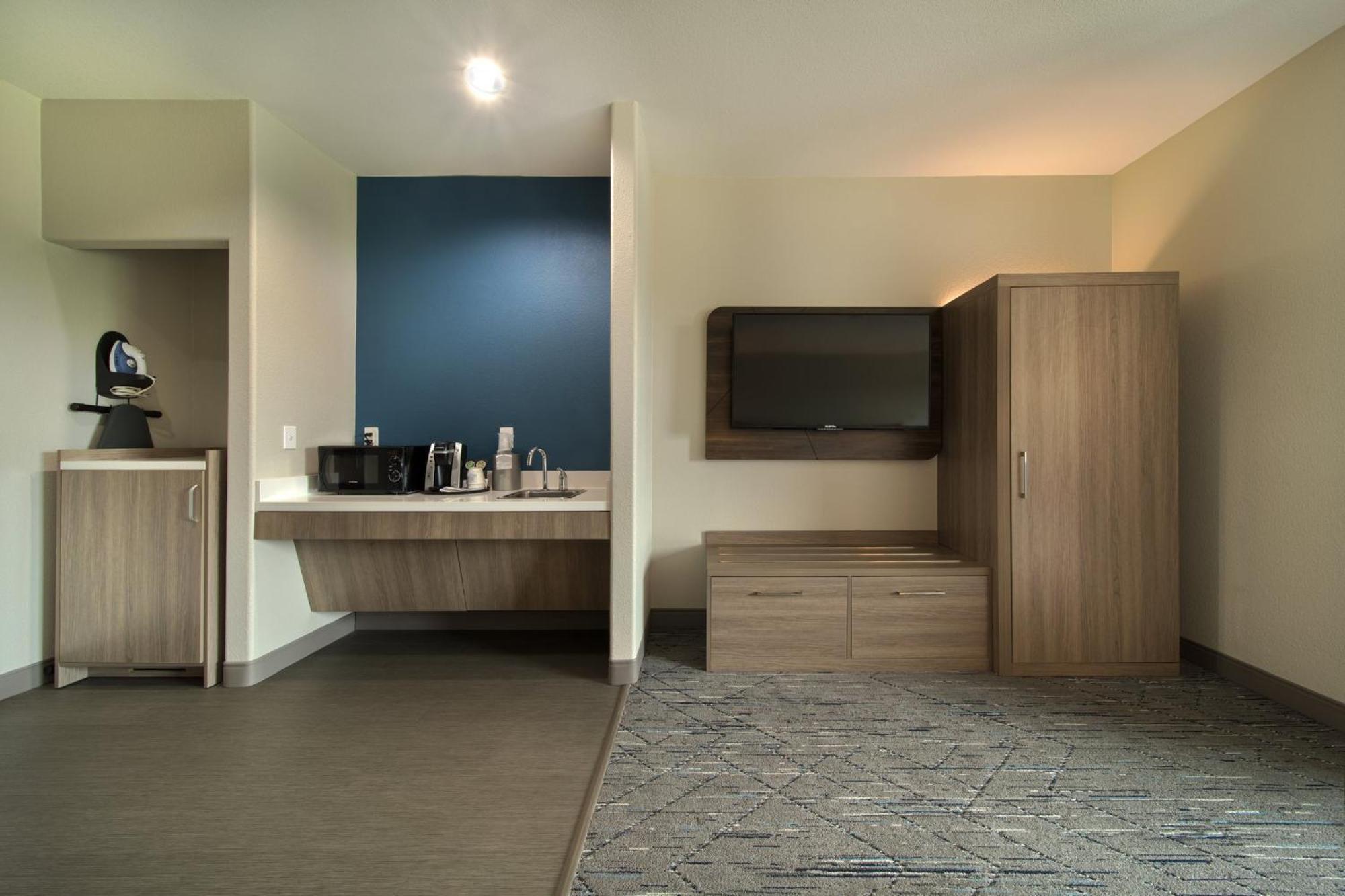 Holiday Inn Express & Suites Cleveland By Ihg Exteriör bild